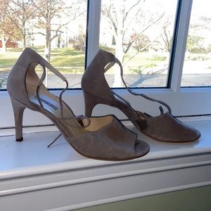 Like new Paul Green suede pumps